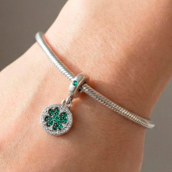 Pulsera Pandora de Plata 925 cadena de serpiente Moments y Charm colgante en plata de ley Trébol Brillante