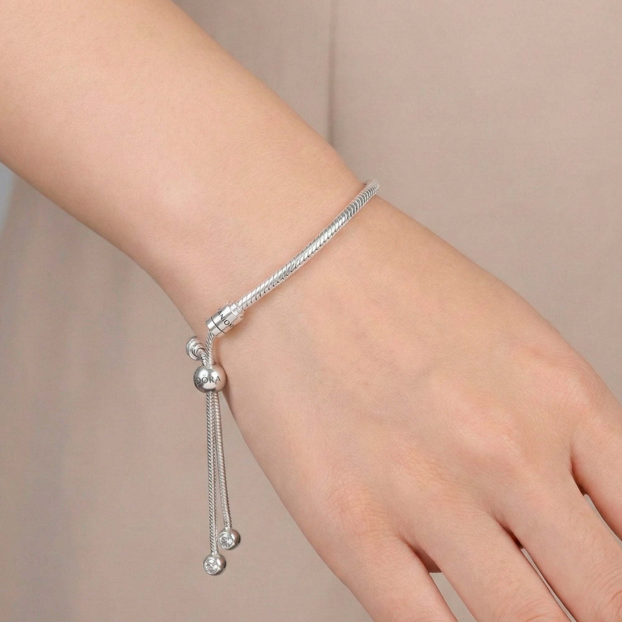 Pulsera Pandora en plata 925 Moments de Cadena de Serpiente con Cierre Magnético Deslizante