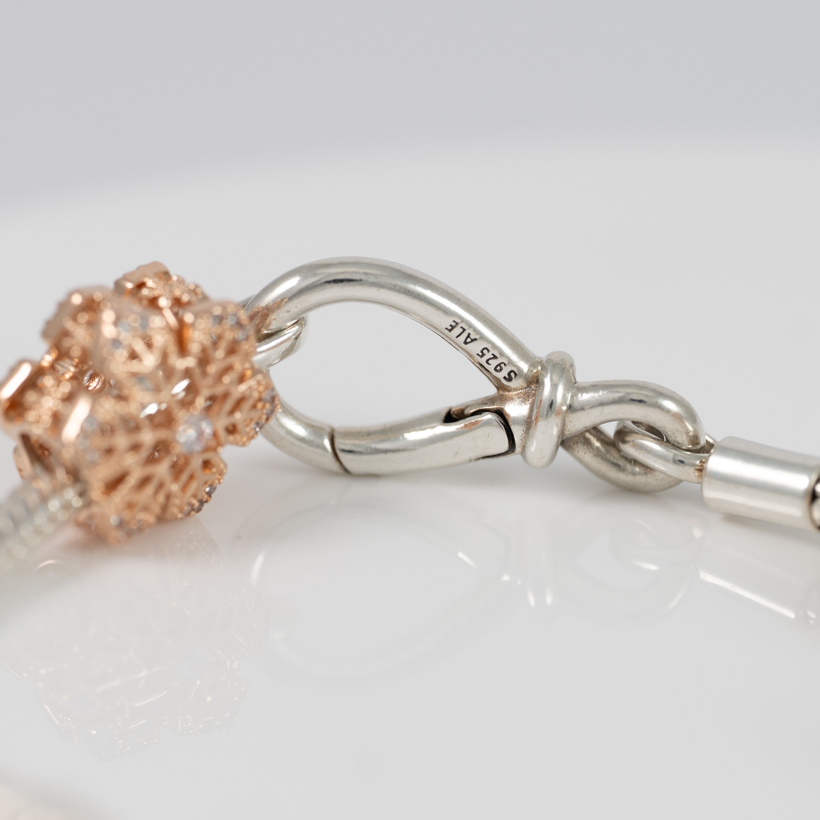 Pulsera Pandora en plata 925 Moments Nudo Infinito de Cadena de Serpiente y charms