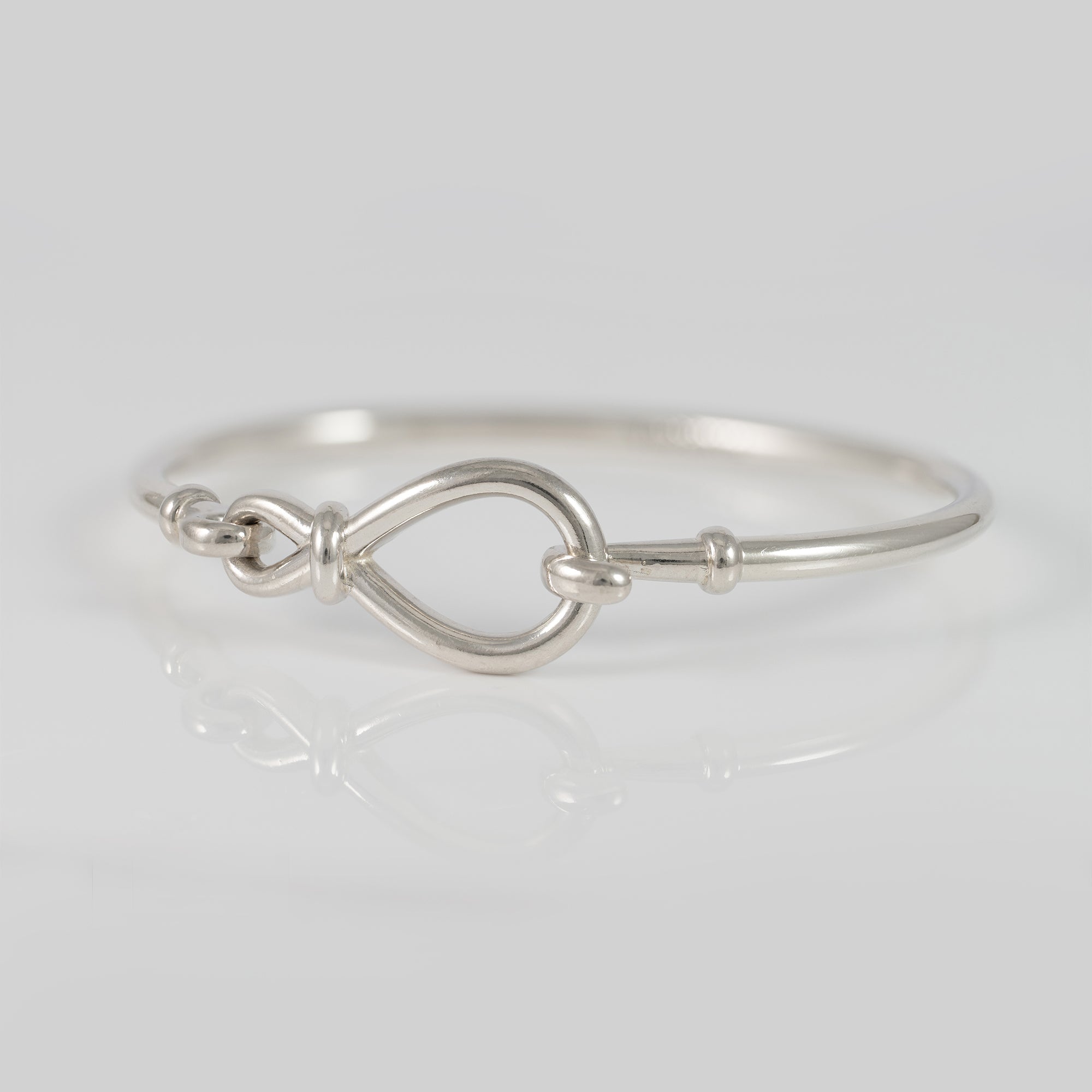 Pulsera rígida Pandora en plata 925 Nudo Infinito