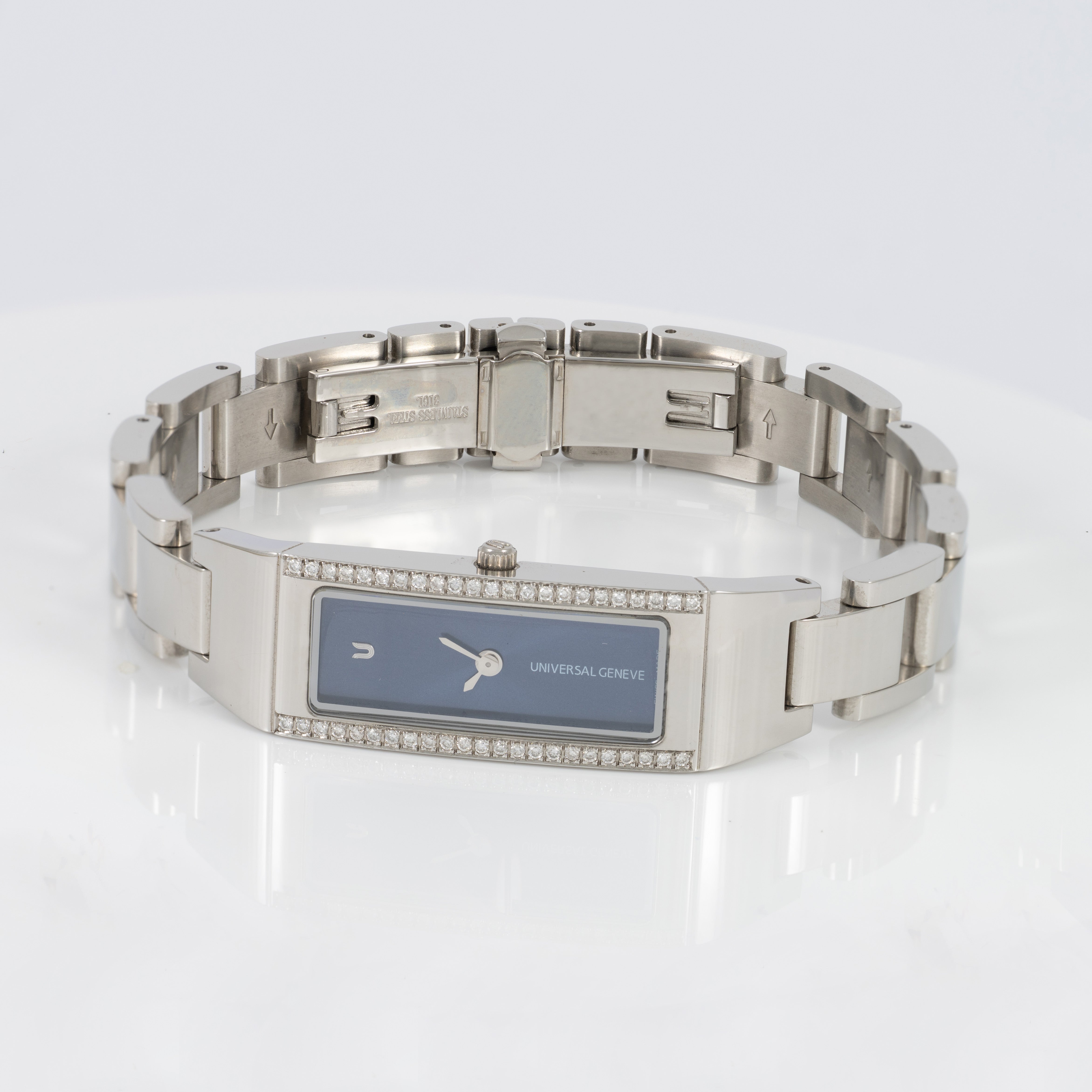 Universal Geneve Quartz Ladies Diamonds Ref: 821.620