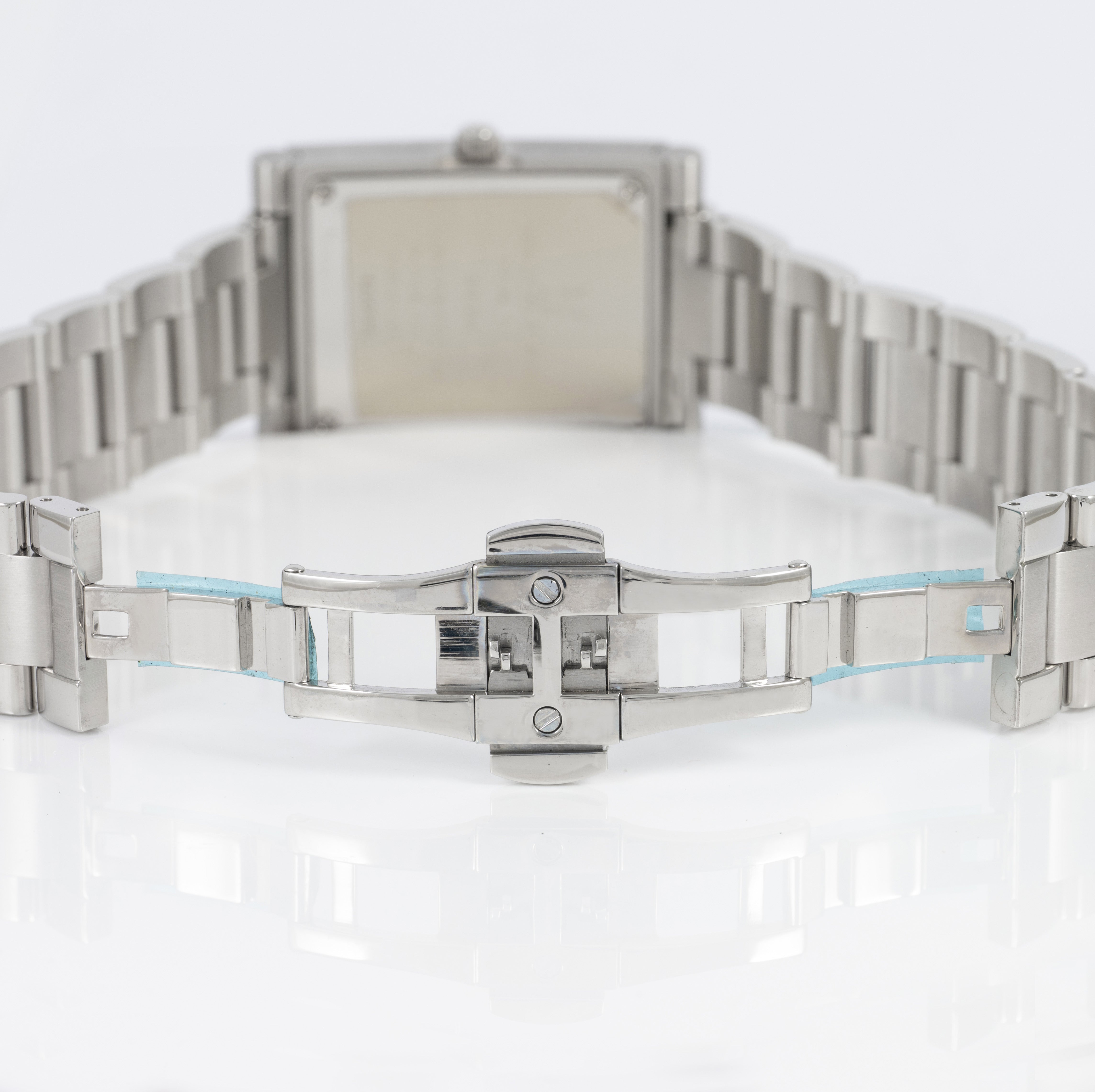 Universal Geneve Quartz Steel Blue Dial Ref: 845.225