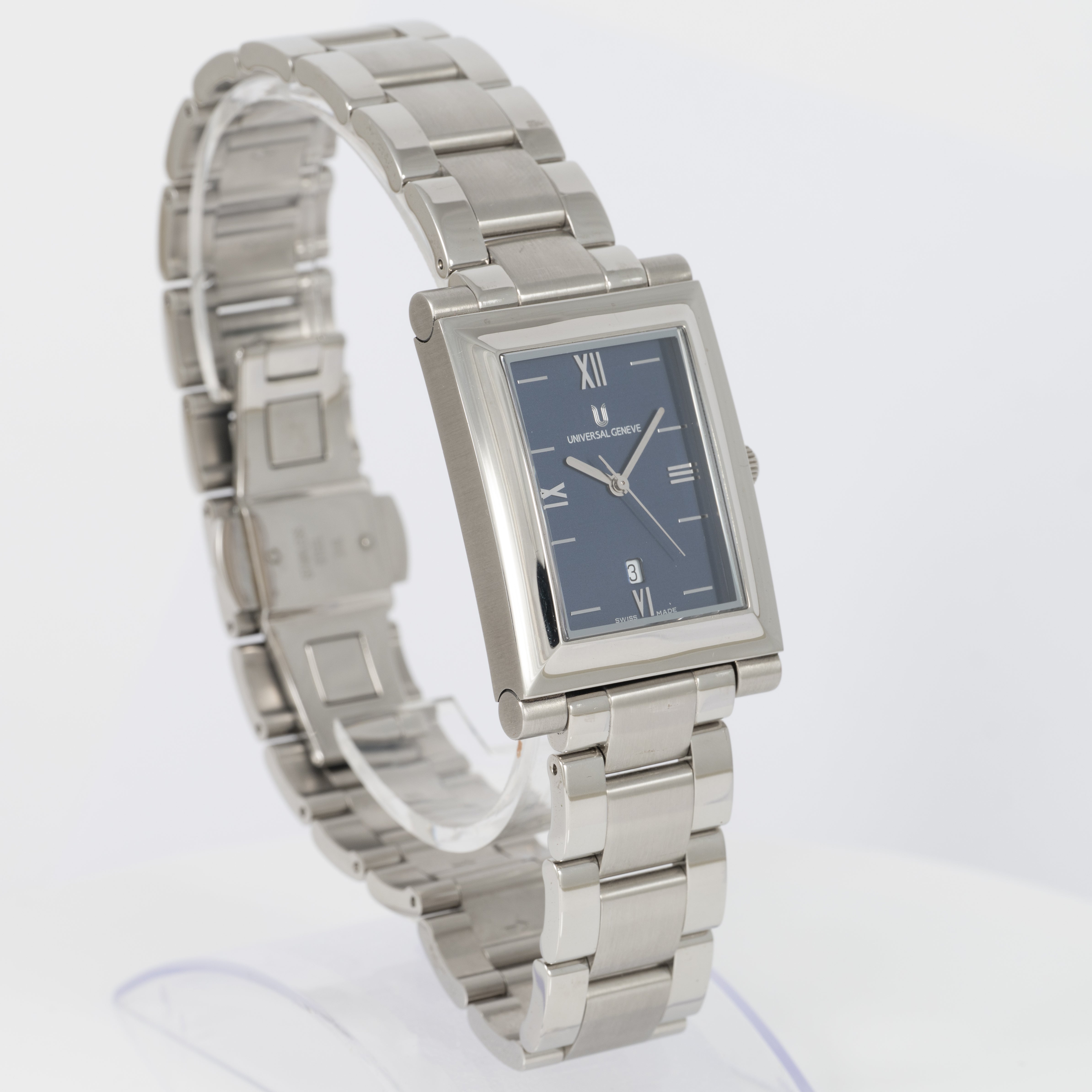 Universal Geneve Quartz Steel Blue Dial Ref: 845.225