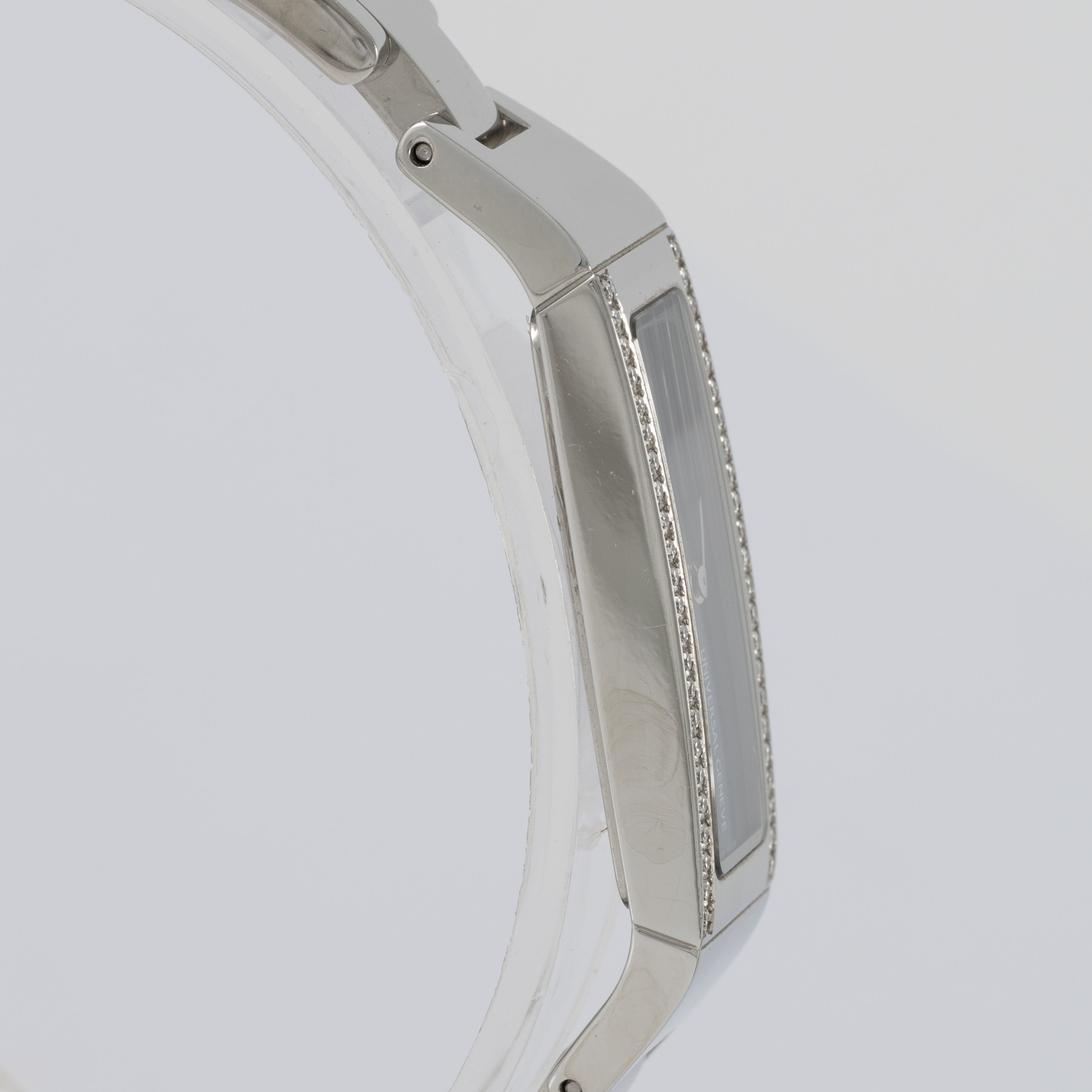 Universal Geneve Quartz Ladies Diamonds Ref: 821.620