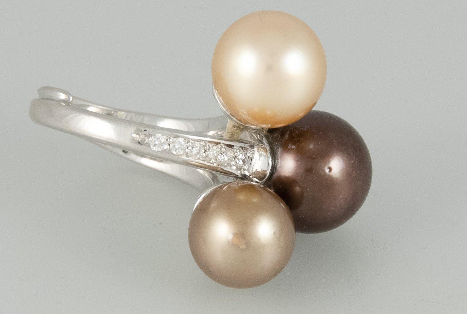 Anillo en oro blanco 18k con perlas de color y brillantes - Mayka Jewels