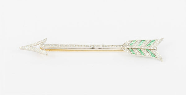 Broche flecha en oro blanco 18k con brillantes y esmeraldas - Mayka Jewels