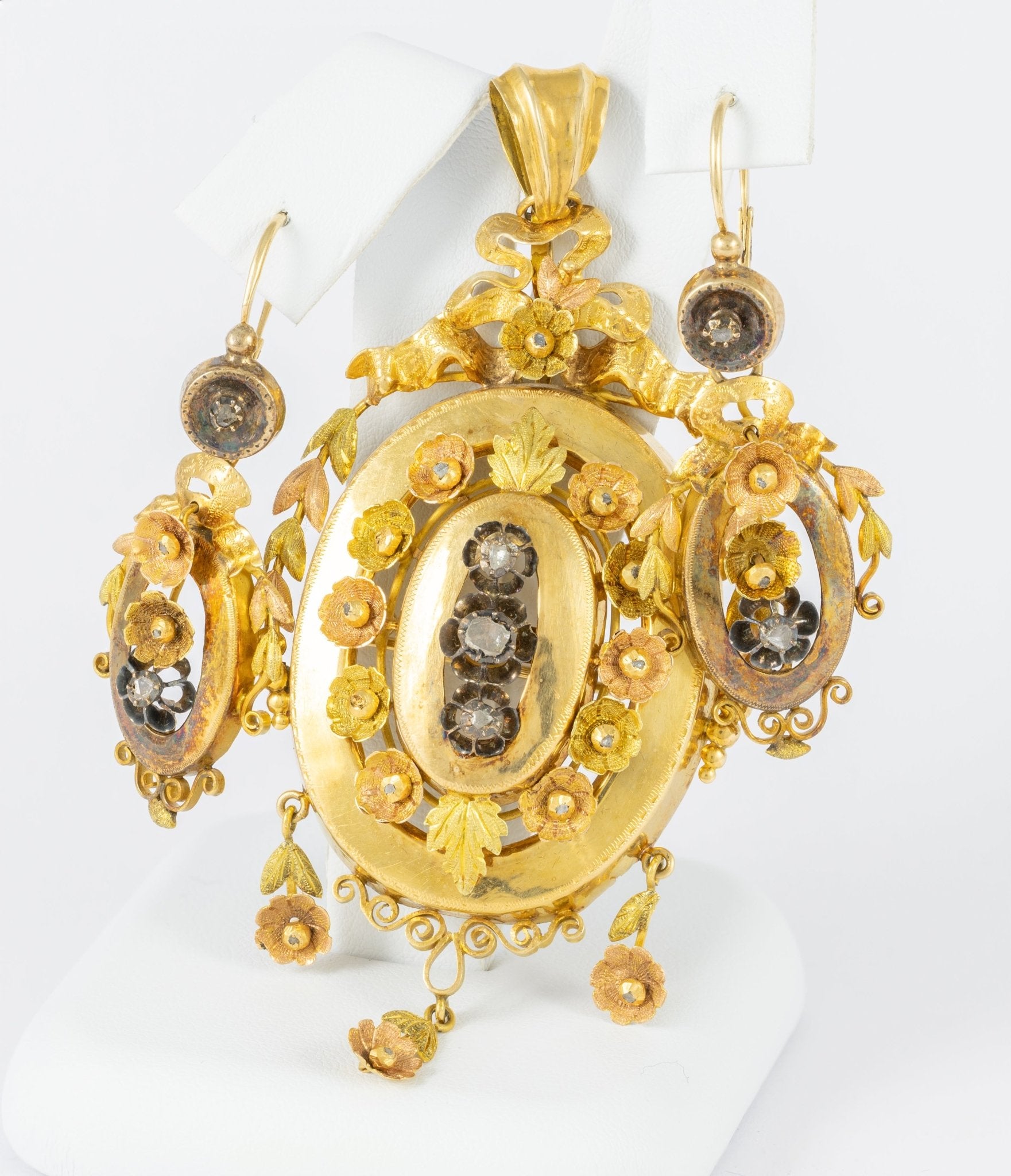 Conjunto antiguo pendientes y colgante en oro amarillo 18k y brillantes - Mayka Jewels