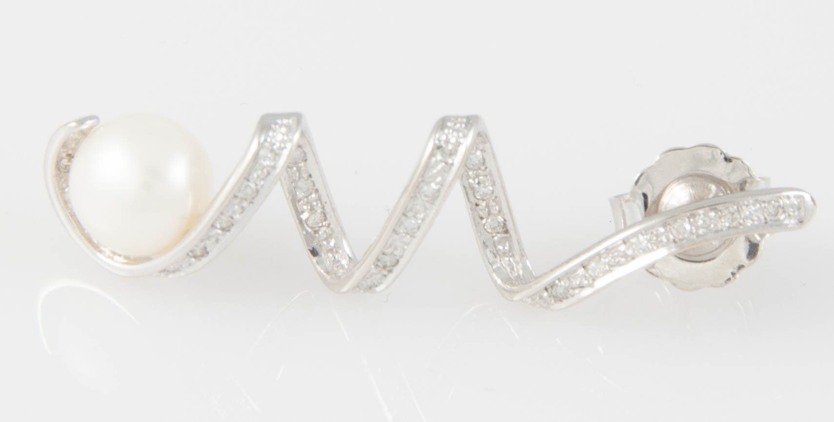 Pendientes en oro blanco 18k con perla y brillantes - Mayka Jewels